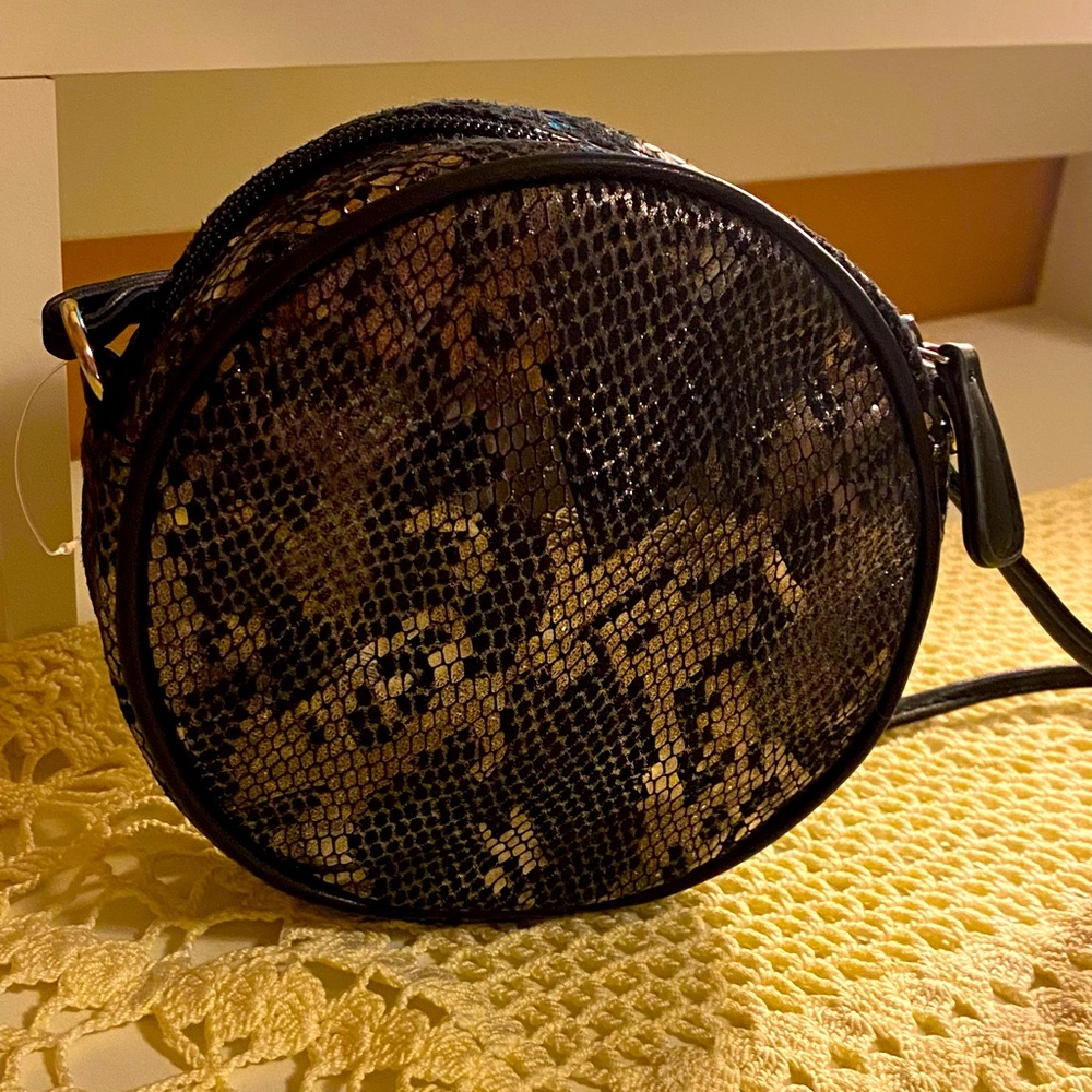 No Boundaries circle snake print metallic crossbody